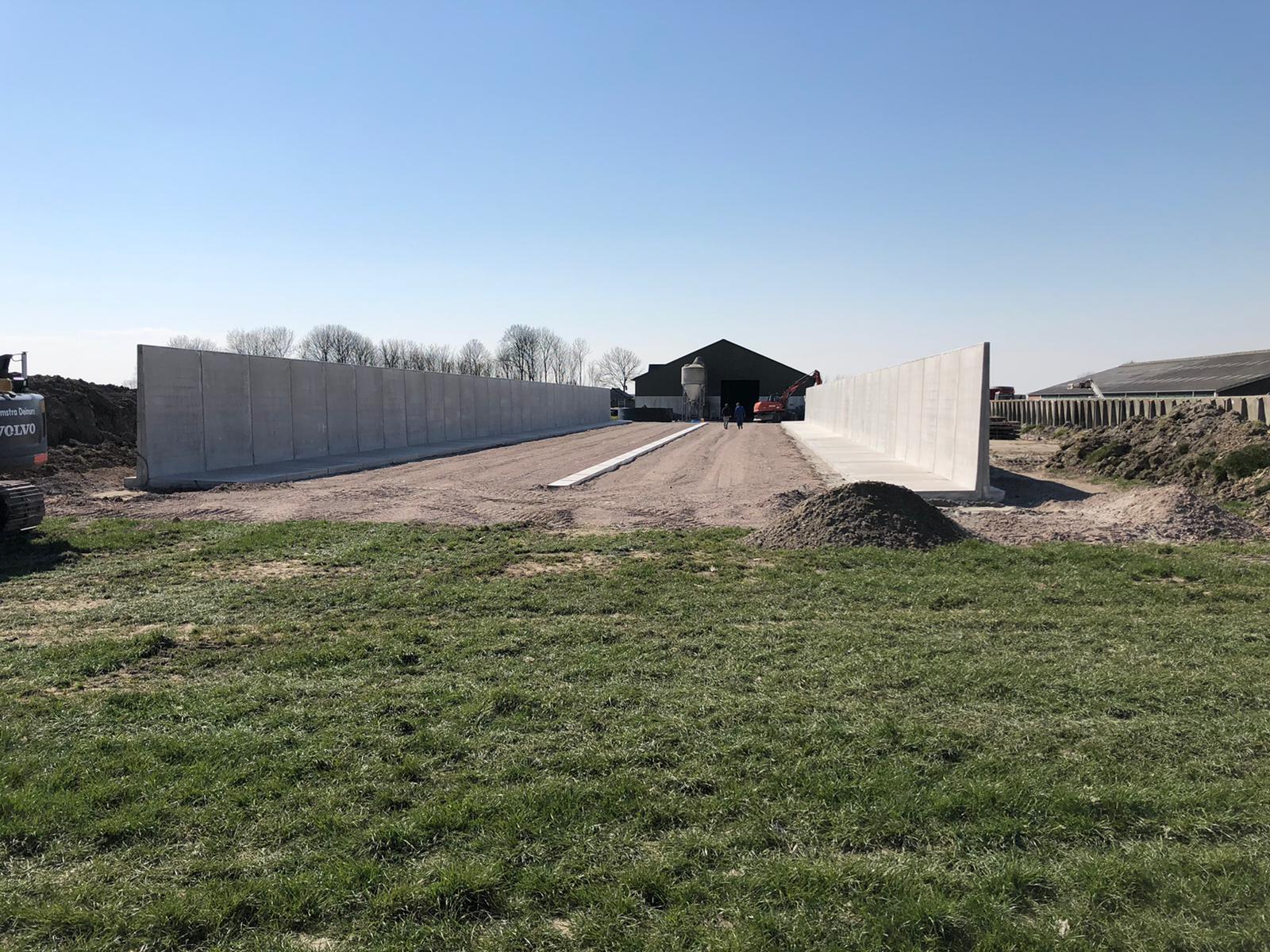 Bosch Beton - Duo-afvoergoot scheidt water en perssappen in sleufsilo in Tzumarrum