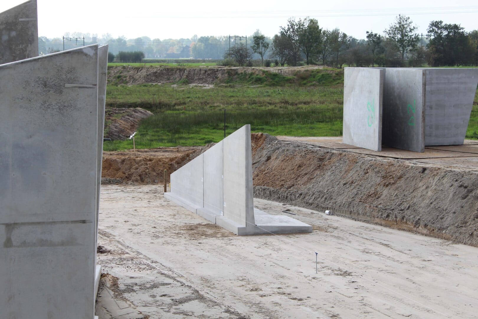 Dijk van Bosch Beton keerwanden voor rangeerstation De Vork in Haren (Groningen)