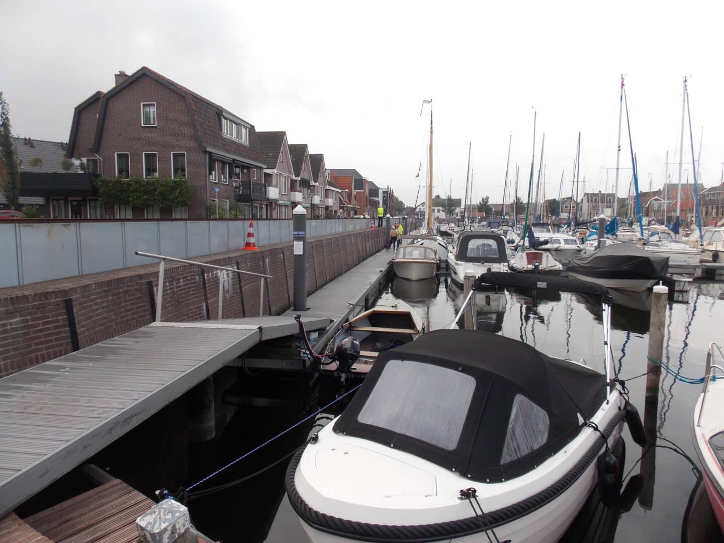 Bosch Beton - 330 meter lange zelfsluitende waterkering in Spakenburg