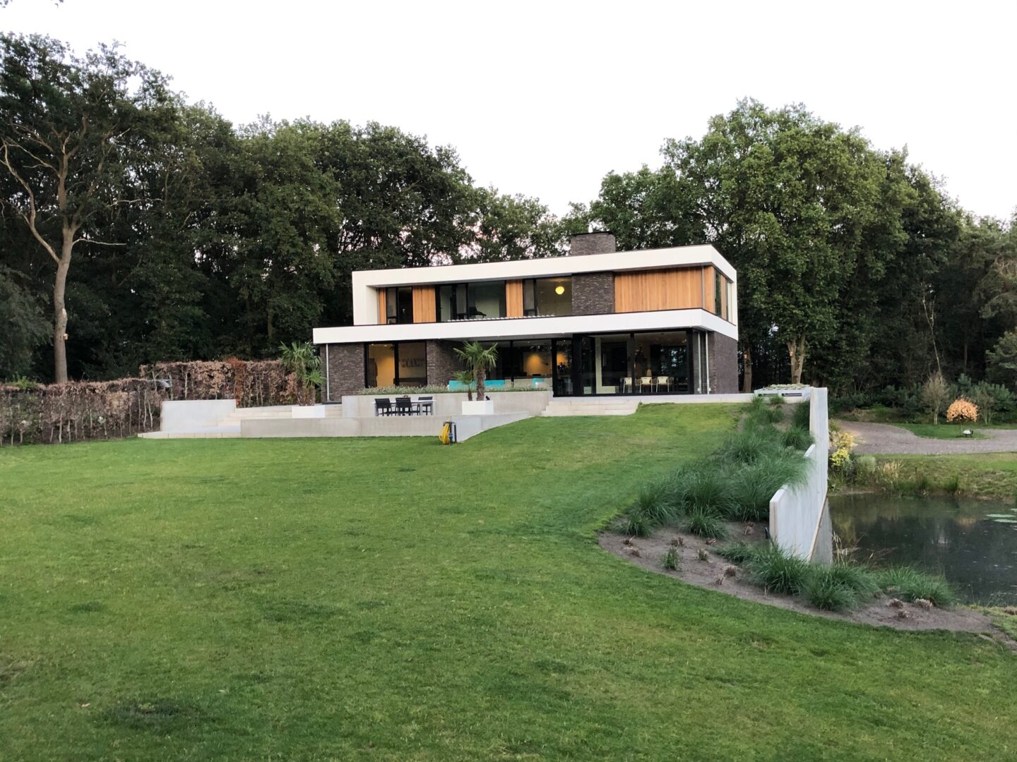 Bosch Beton - Keerwanden bij nieuwbouwvilla in Merselo