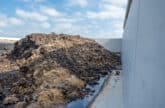 Bosch Beton - Mestopslag van keerwanden bij melkveehouder in Burgerbrug