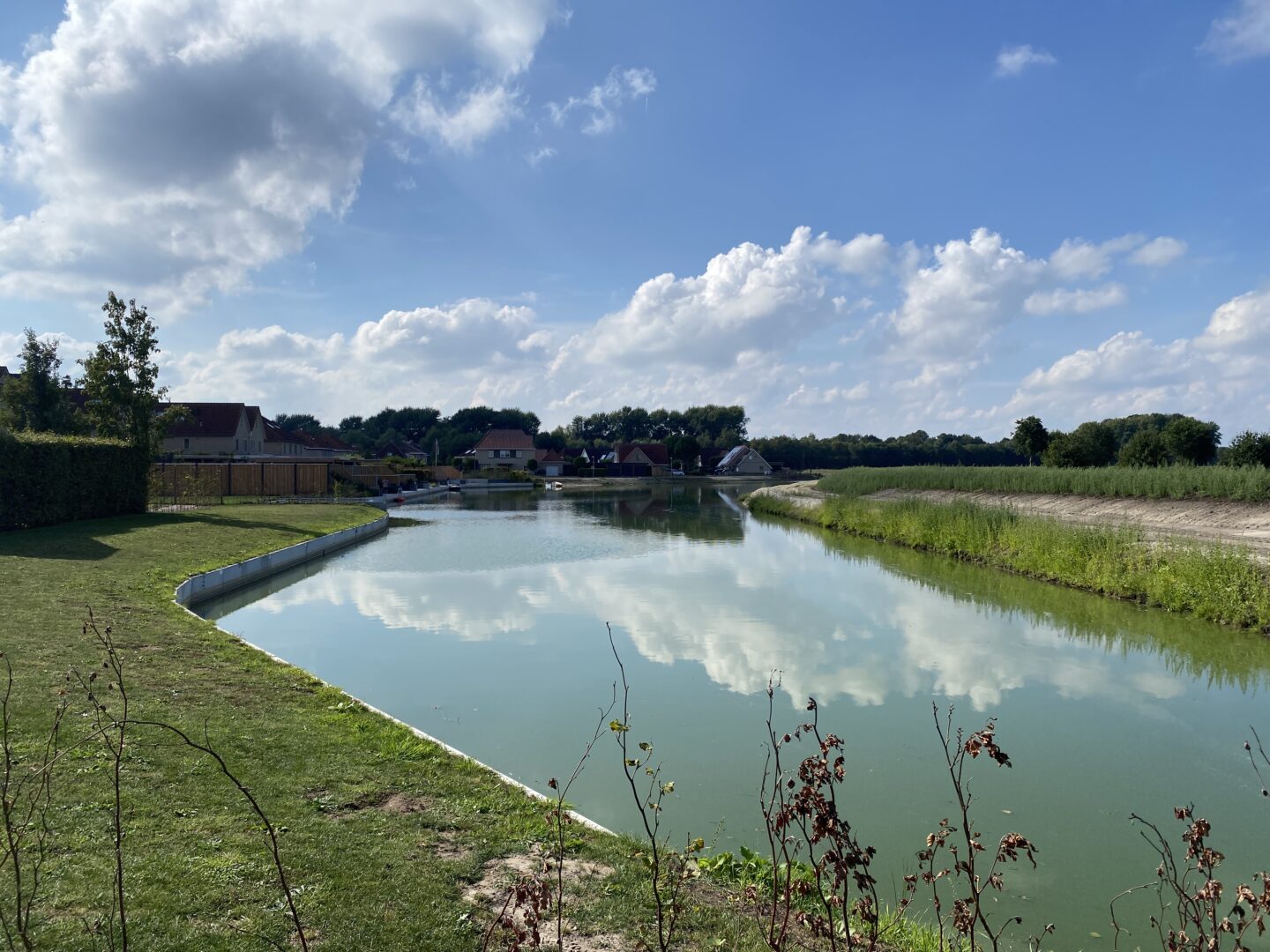 Bosch Beton - Keerwanden voor noodberging Ossehaar in Coevorden (Beeld © Waterschap Vechtstromen)