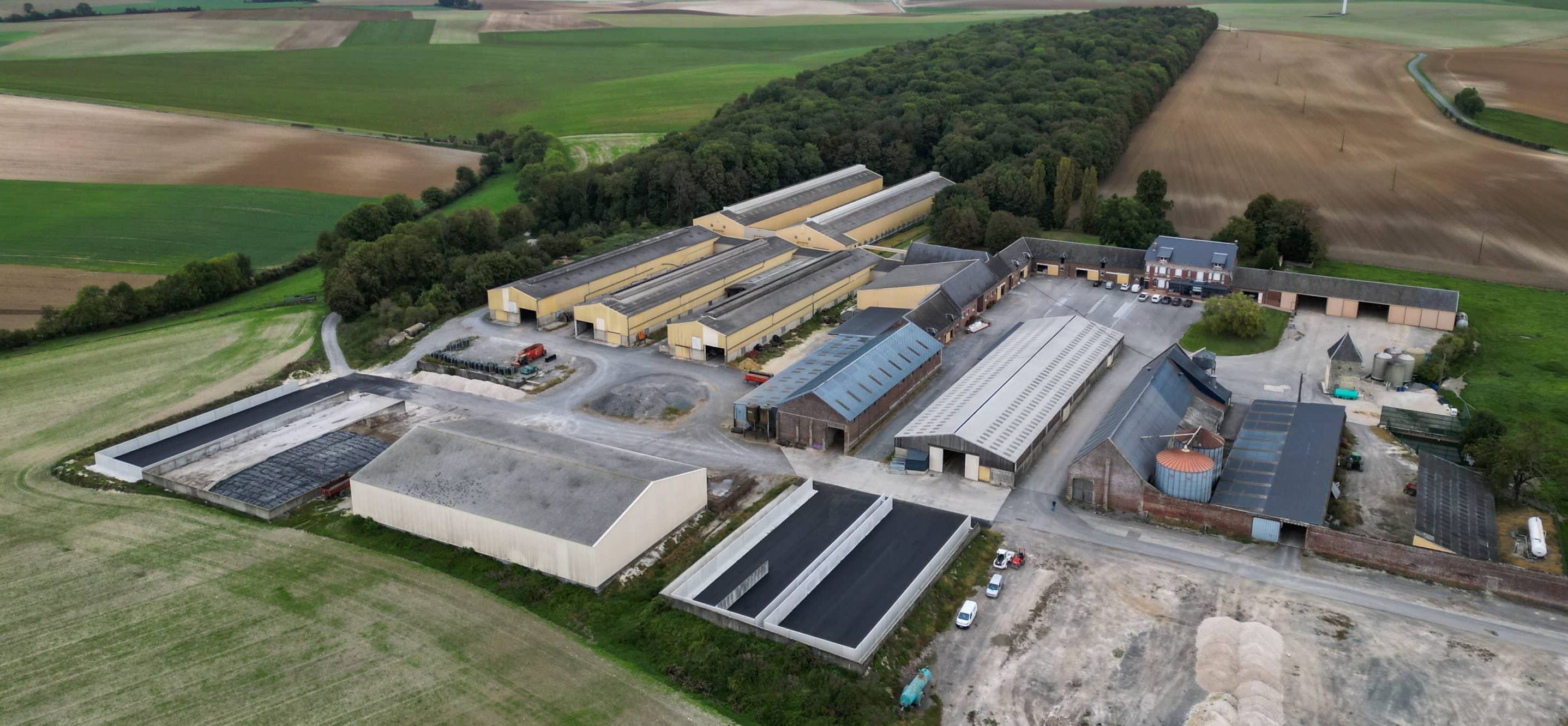 3 nieuwe sleufsilo’s voor een stierenfokkerij in Frankrijk